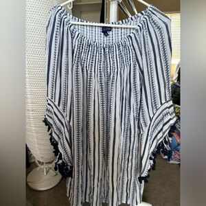 Fig & Vine Women’s Longsleeve Blouse White/Blue Ruffled Size 1X Plus Comfy NWOT